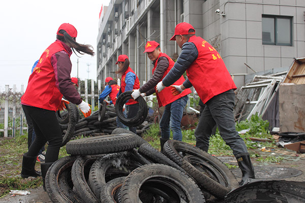 1498103737249044.jpg 美化環(huán)境工作2.JPG