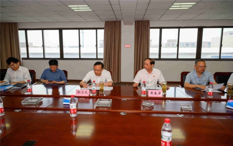 嘉興商品交易產(chǎn)業(yè)園管理辦公室對(duì)我公司蔬菜批發(fā)市場(chǎng) 開展“守根脈、保平安、辦實(shí)事”網(wǎng)格大走訪座談會(huì)